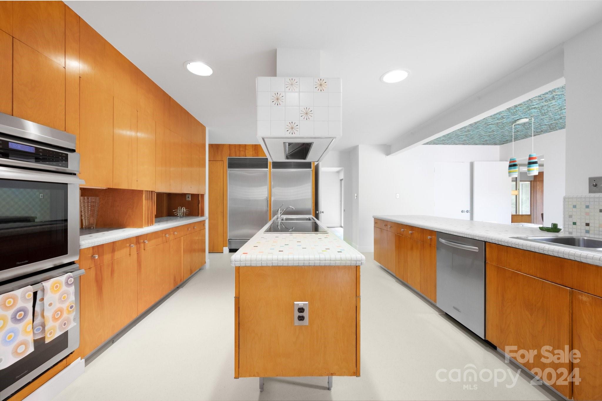 14 Saint Charles Place Asheville NC 28804