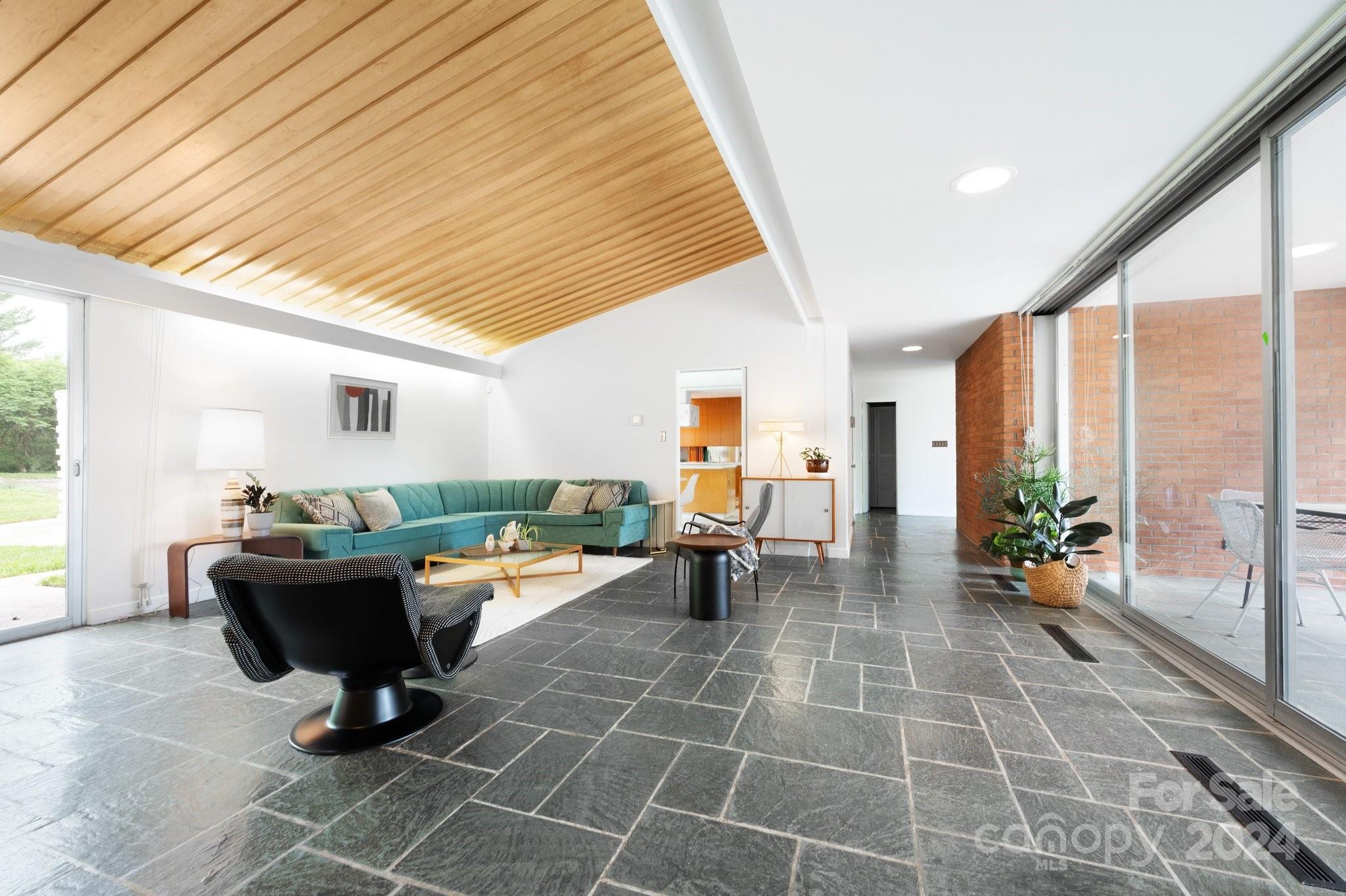 14 Saint Charles Place Asheville NC 28804