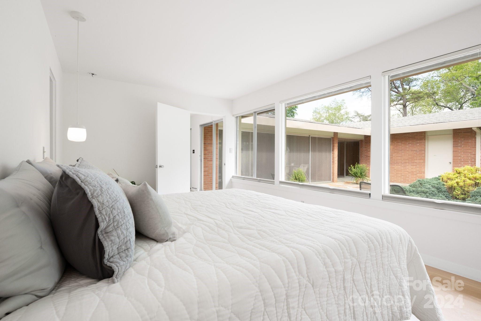 14 Saint Charles Place Asheville NC 28804