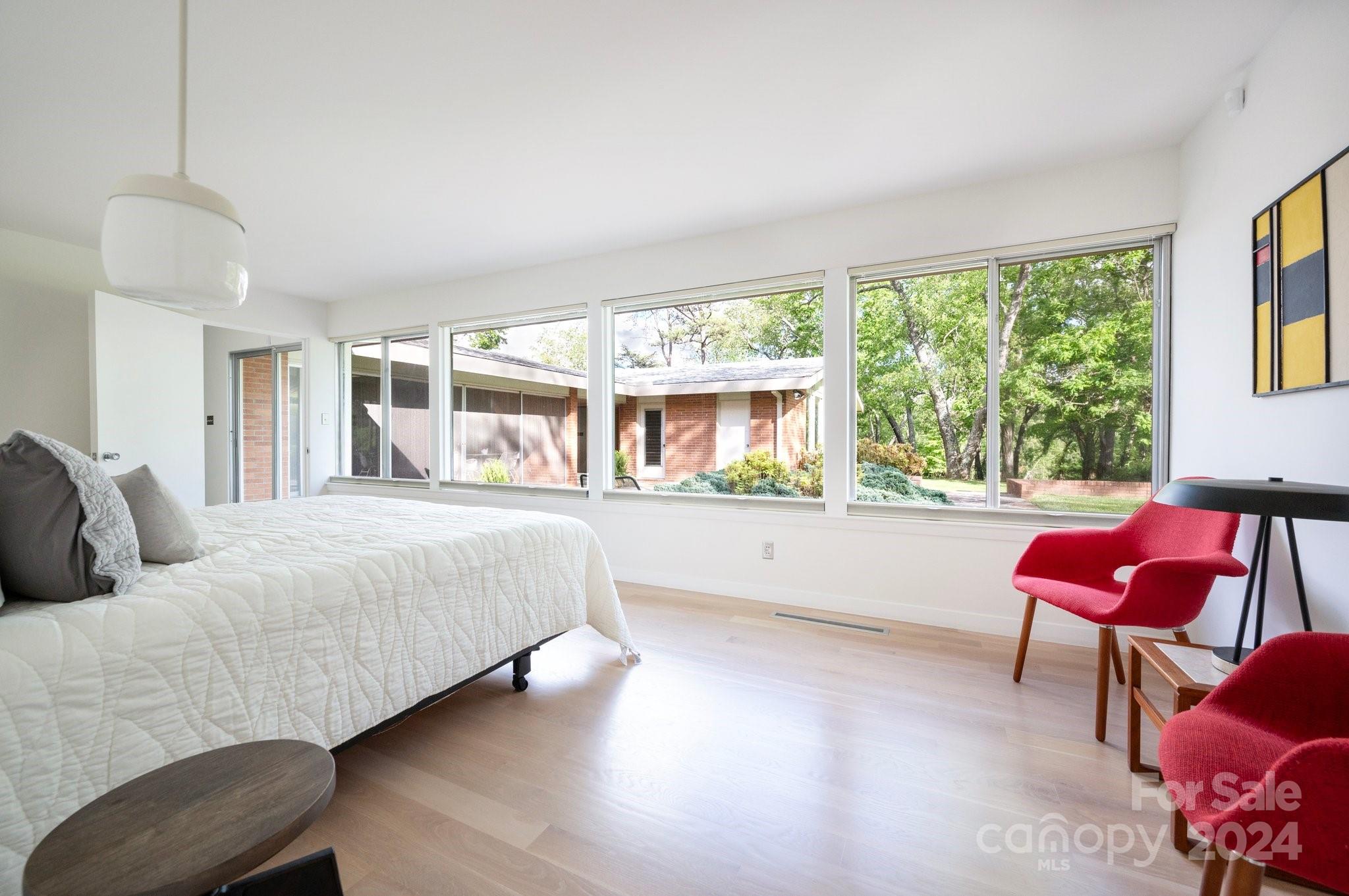14 Saint Charles Place Asheville NC 28804