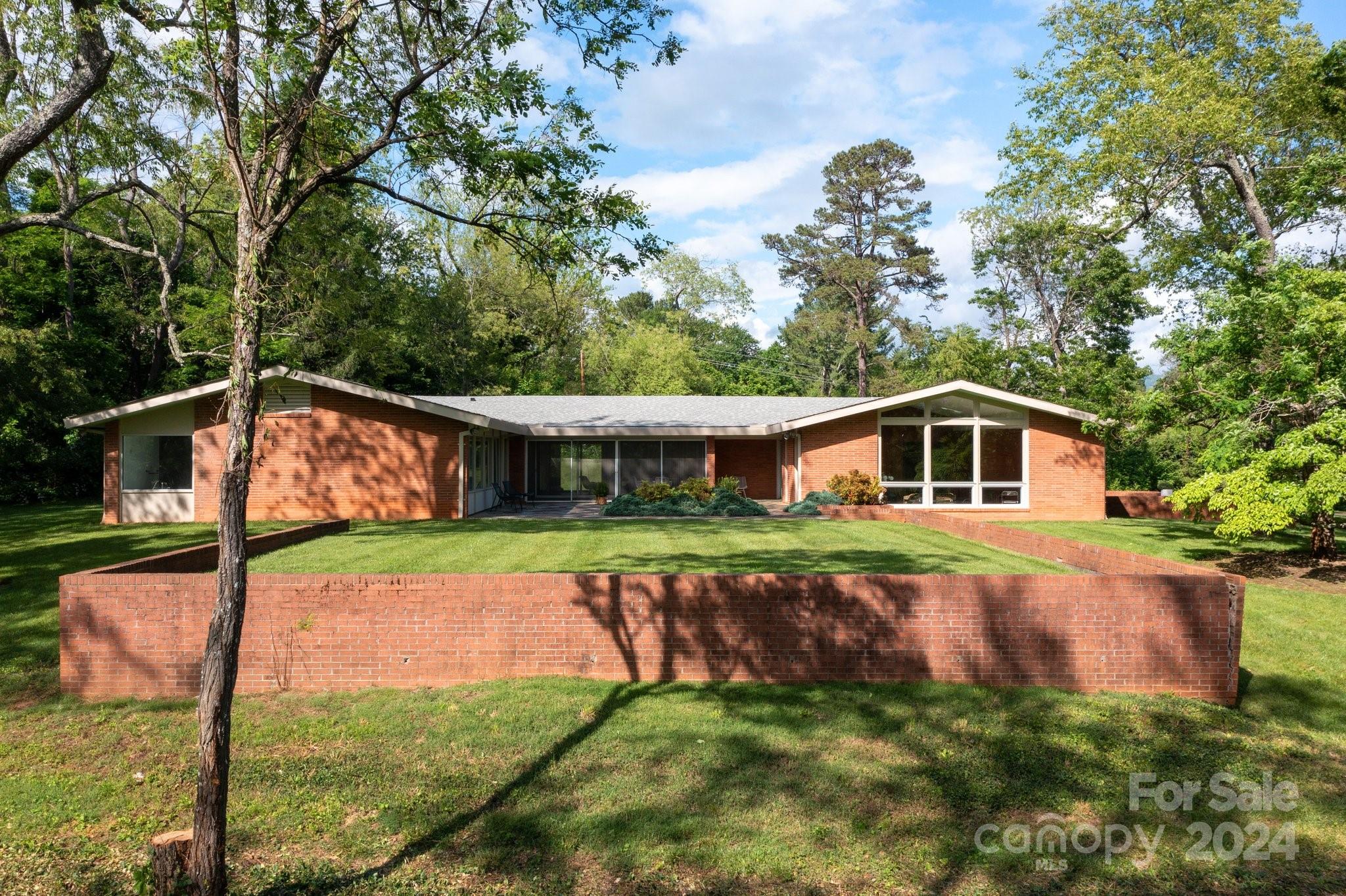 14 Saint Charles Place Asheville NC 28804