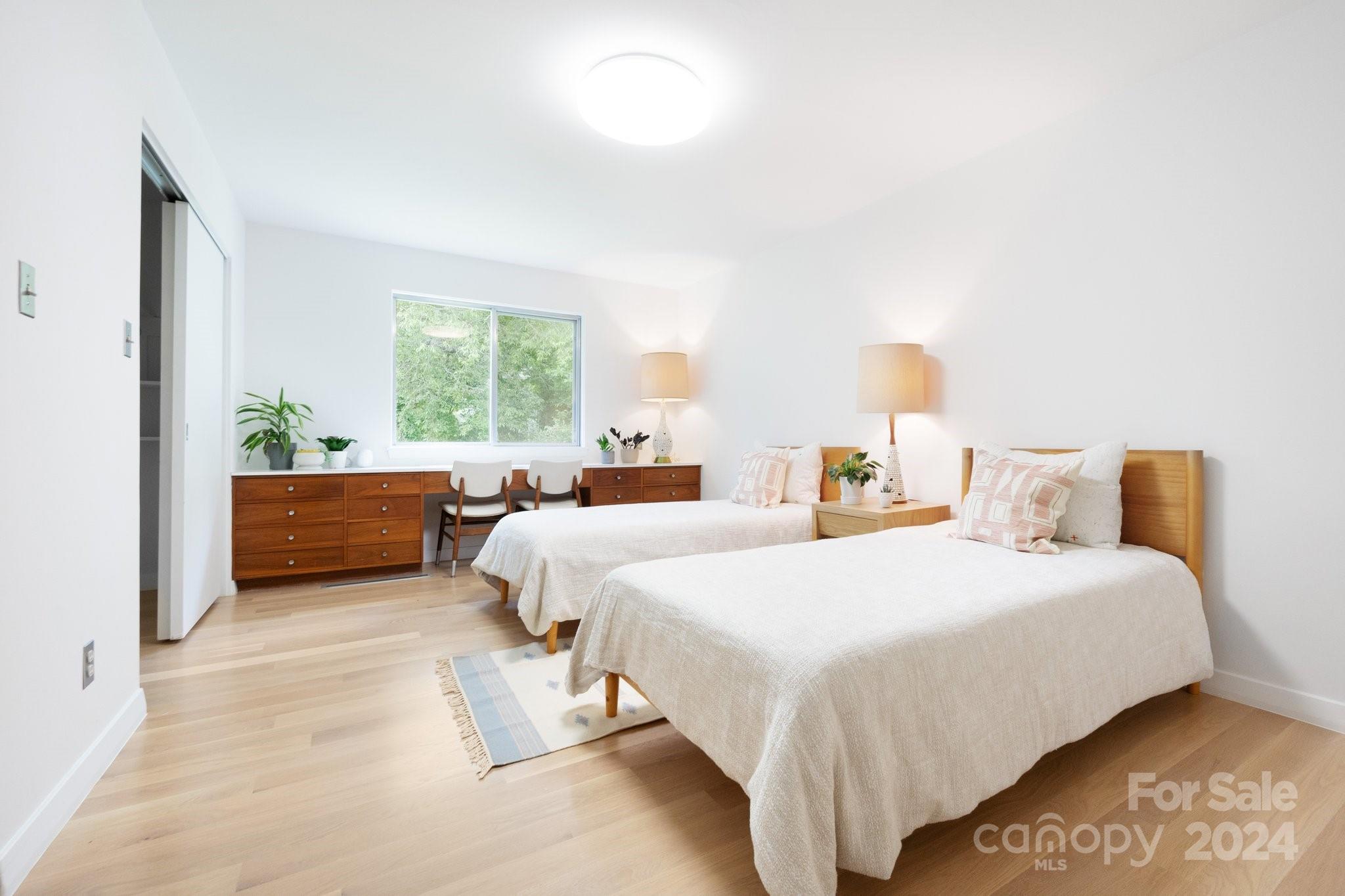 14 Saint Charles Place Asheville NC 28804