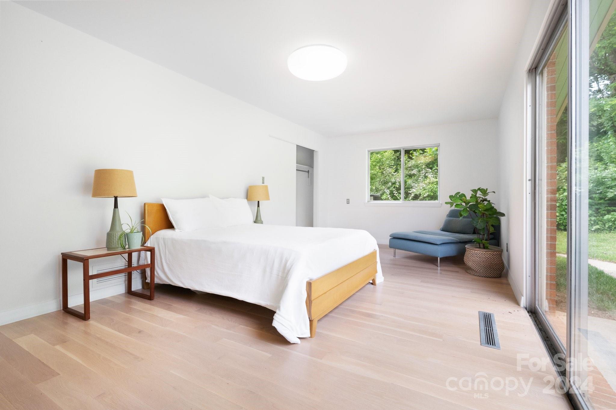 14 Saint Charles Place Asheville NC 28804