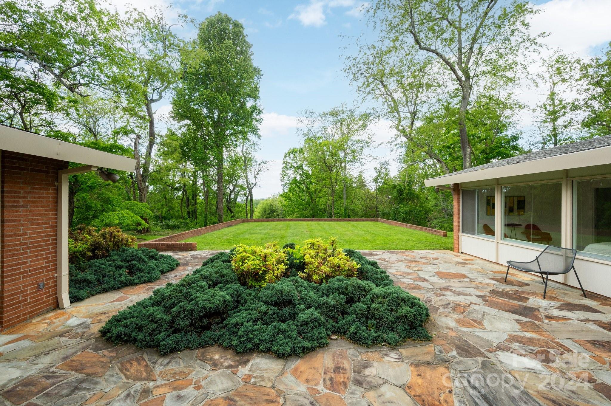 14 Saint Charles Place Asheville NC 28804