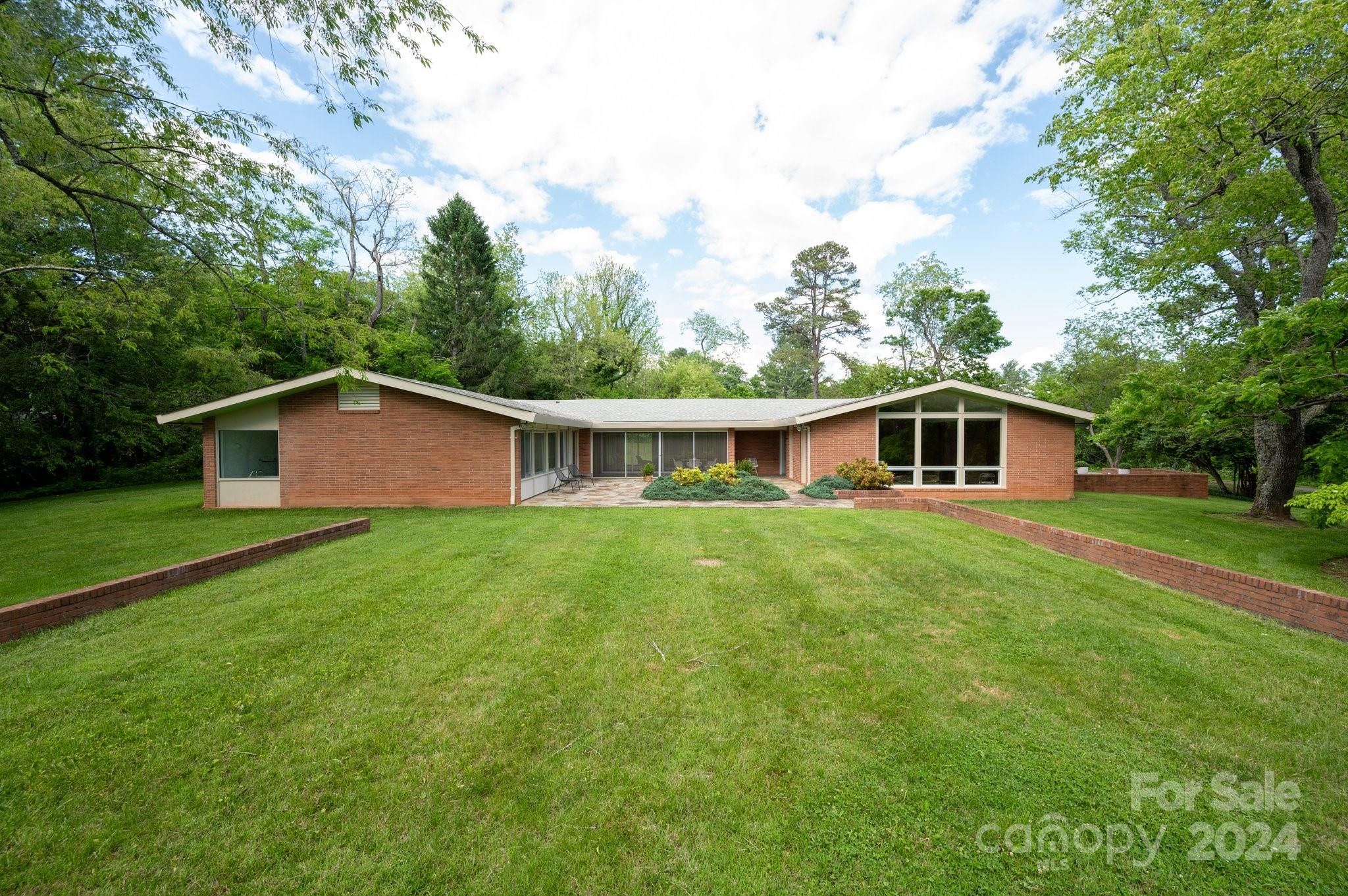14 Saint Charles Place Asheville NC 28804