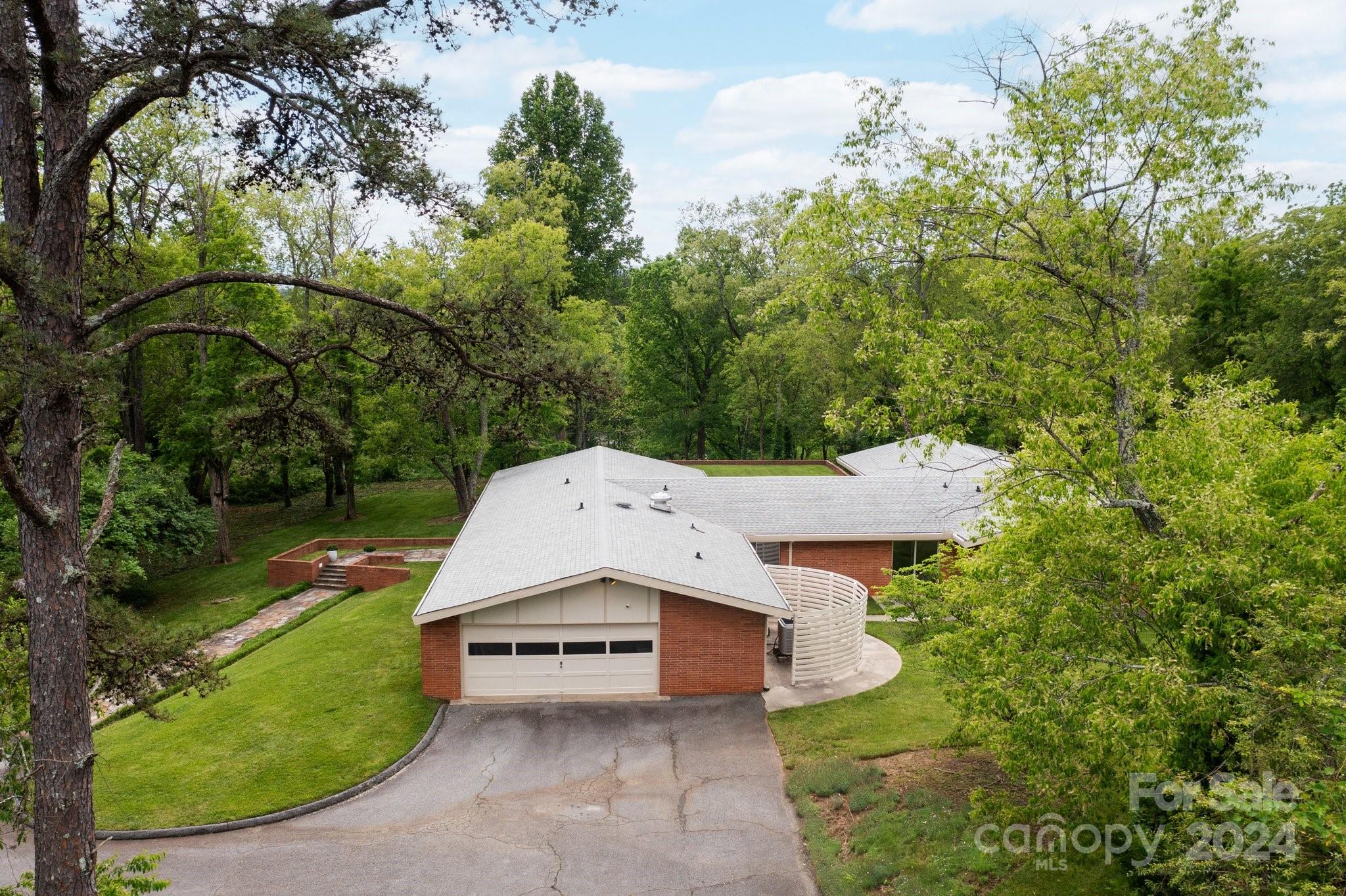 14 Saint Charles Place Asheville NC 28804