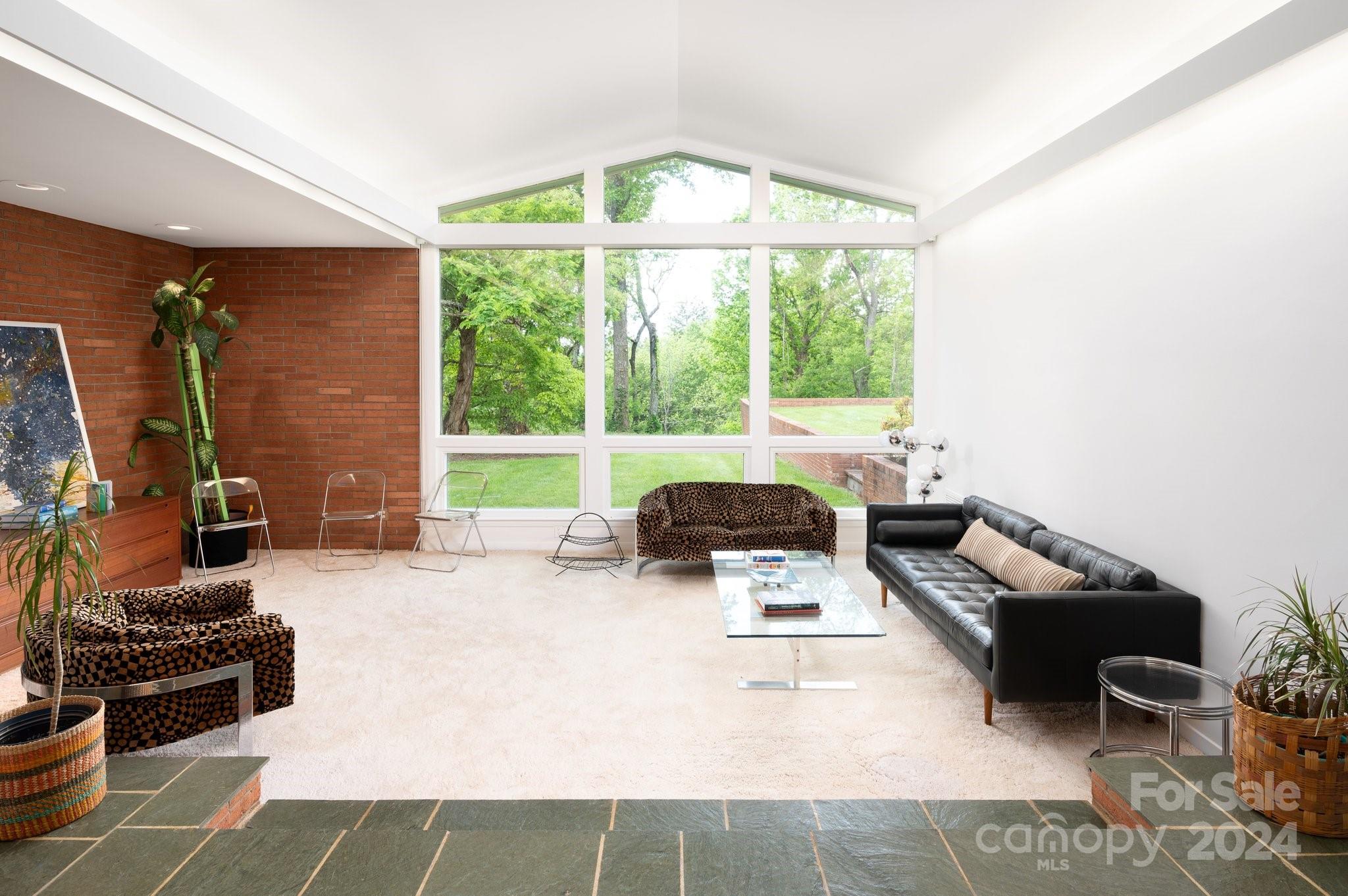 14 Saint Charles Place Asheville NC 28804
