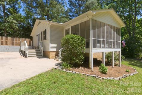 609 Davis Street Lancaster SC 29720