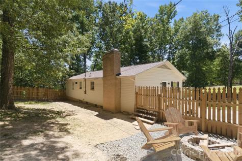 609 Davis Street Lancaster SC 29720