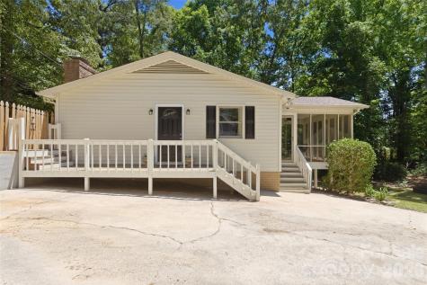 609 Davis Street Lancaster SC 29720