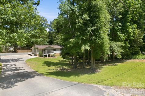 609 Davis Street Lancaster SC 29720
