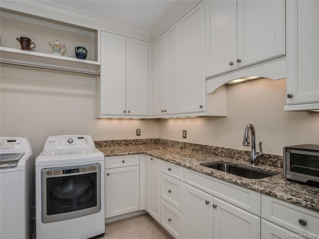 7411 Lawkins Lane Charlotte NC 28270