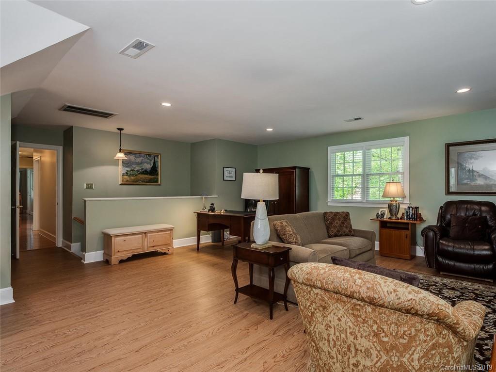 7411 Lawkins Lane Charlotte NC 28270