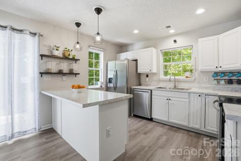 8170 Rudolph Road Charlotte NC 28216