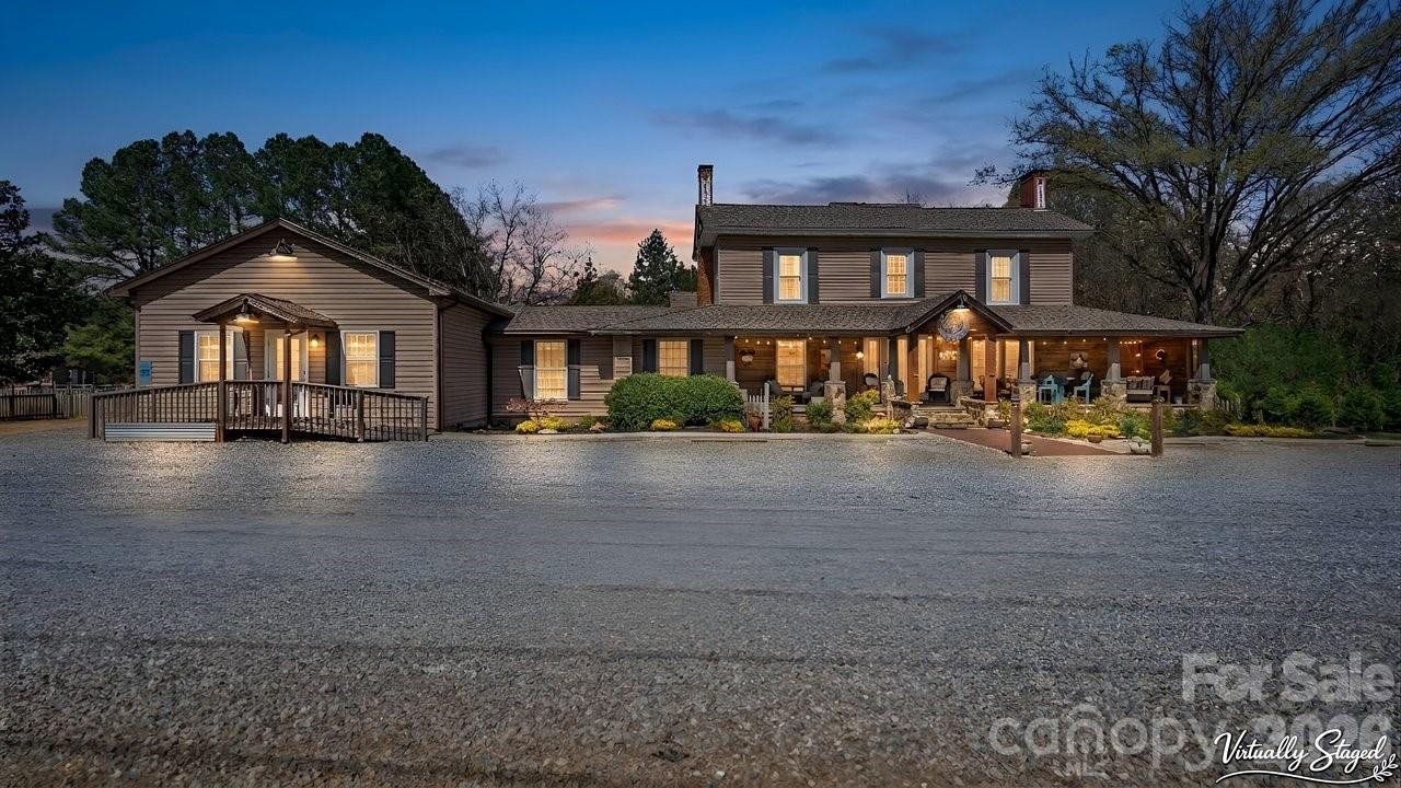 1307 Oakridge Farm Highway Mooresville NC 28115