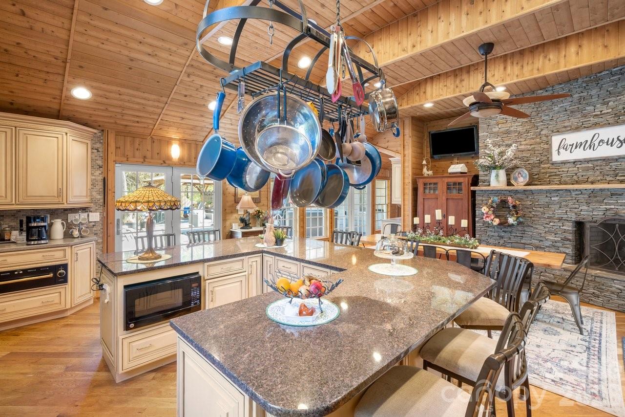 1307 Oakridge Farm Highway Mooresville NC 28115