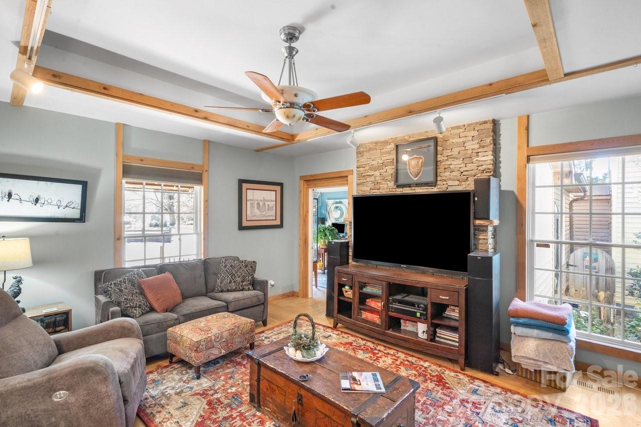 1307 Oakridge Farm Highway Mooresville NC 28115