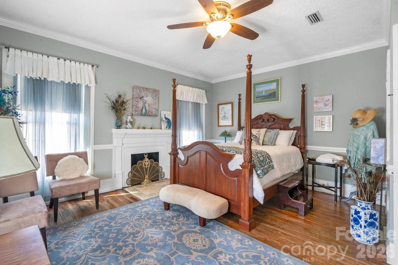1307 Oakridge Farm Highway Mooresville NC 28115