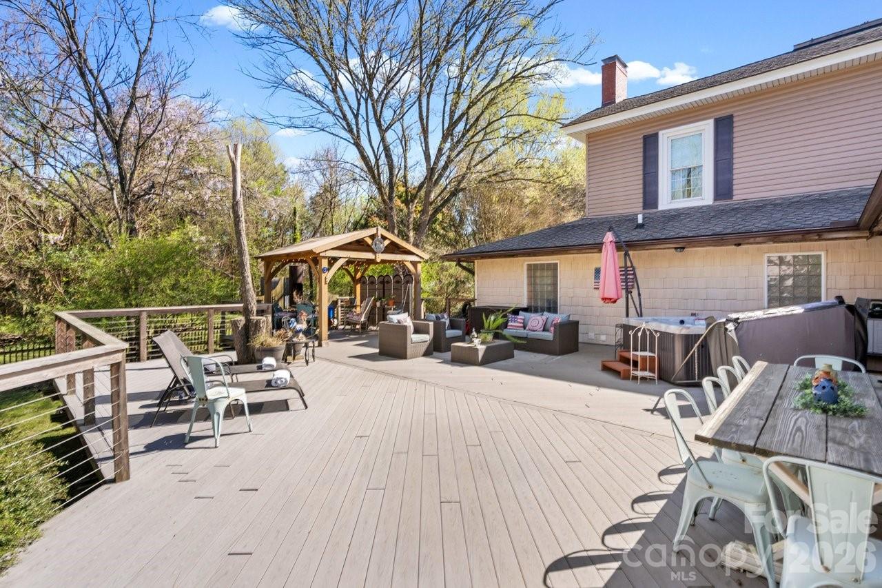 1307 Oakridge Farm Highway Mooresville NC 28115