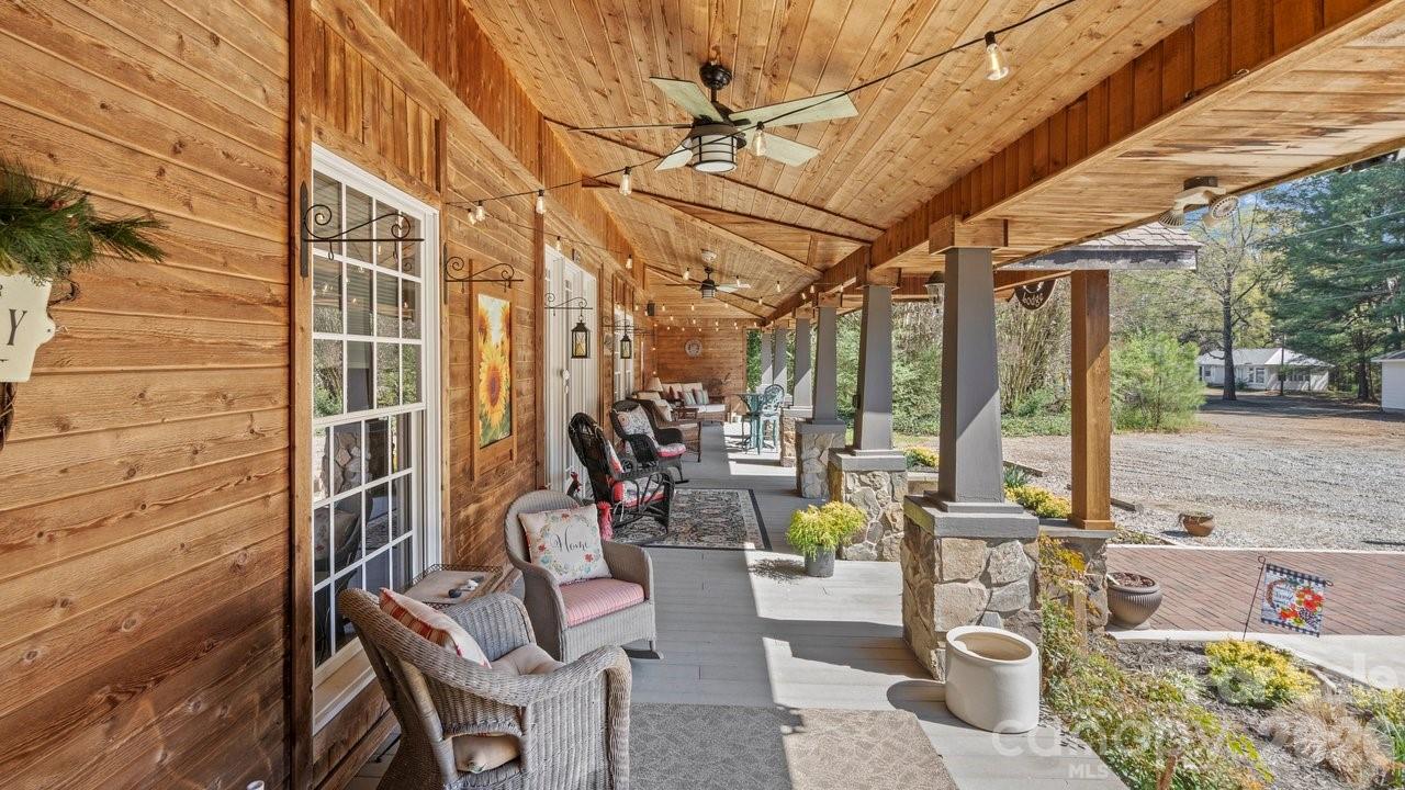 1307 Oakridge Farm Highway Mooresville NC 28115