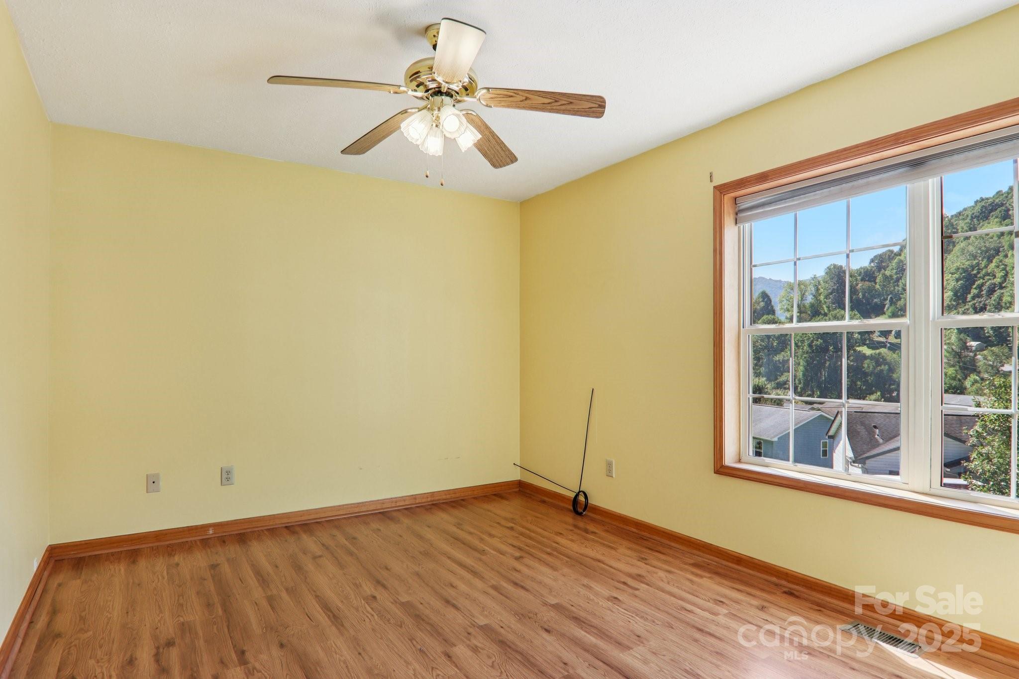 126 Pasco Loop Waynesville NC 28785