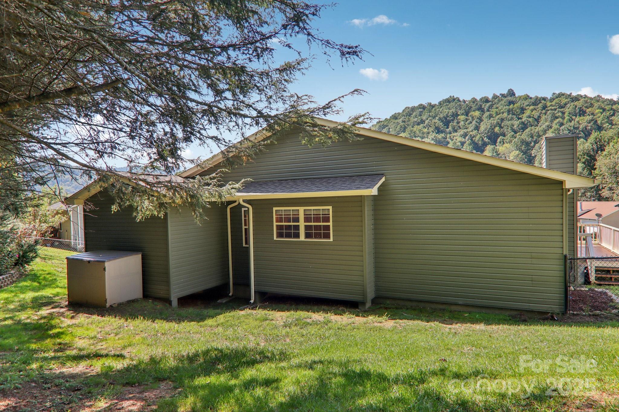 126 Pasco Loop Waynesville NC 28785