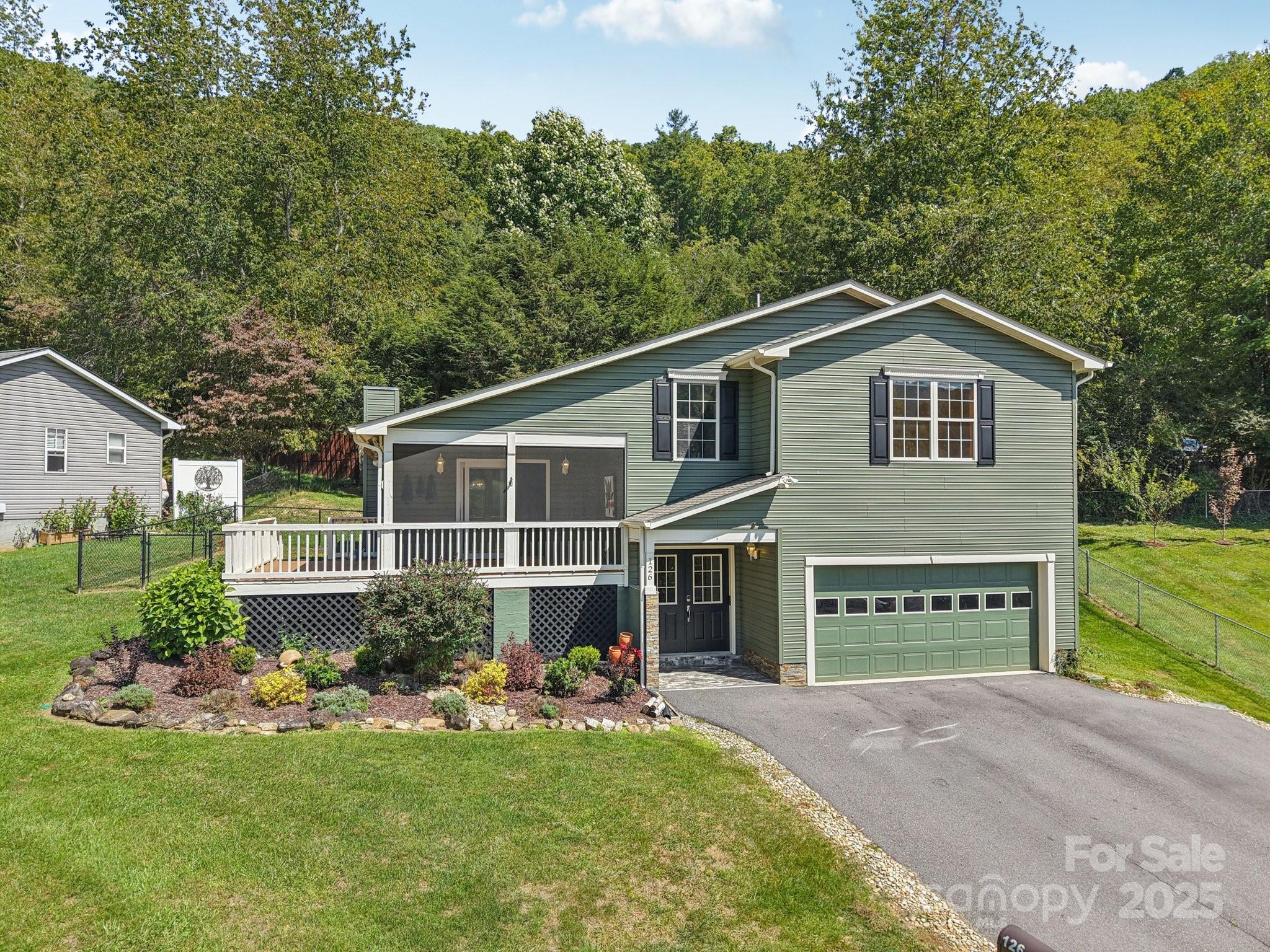 126 Pasco Loop Waynesville NC 28785