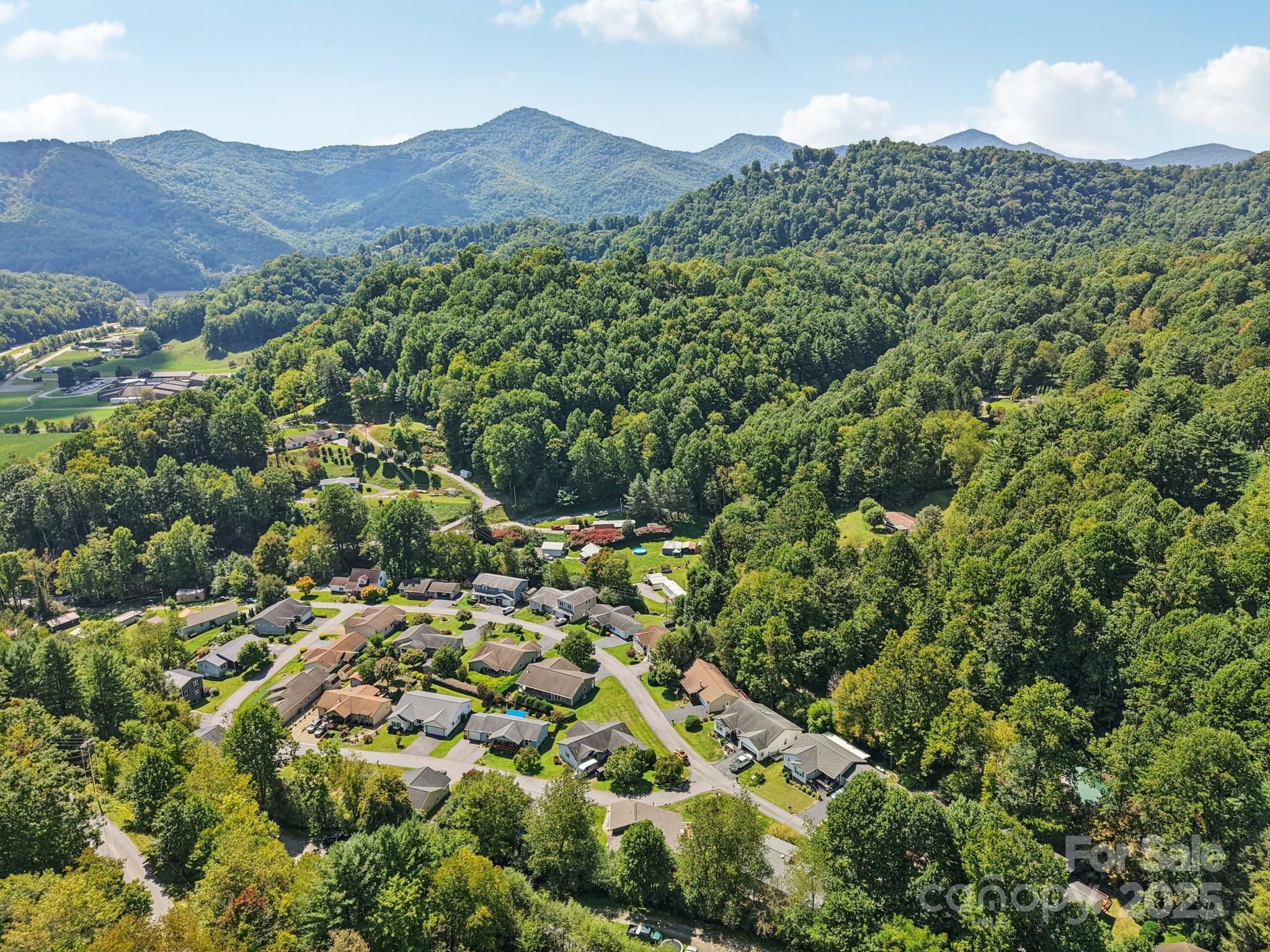 126 Pasco Loop Waynesville NC 28785