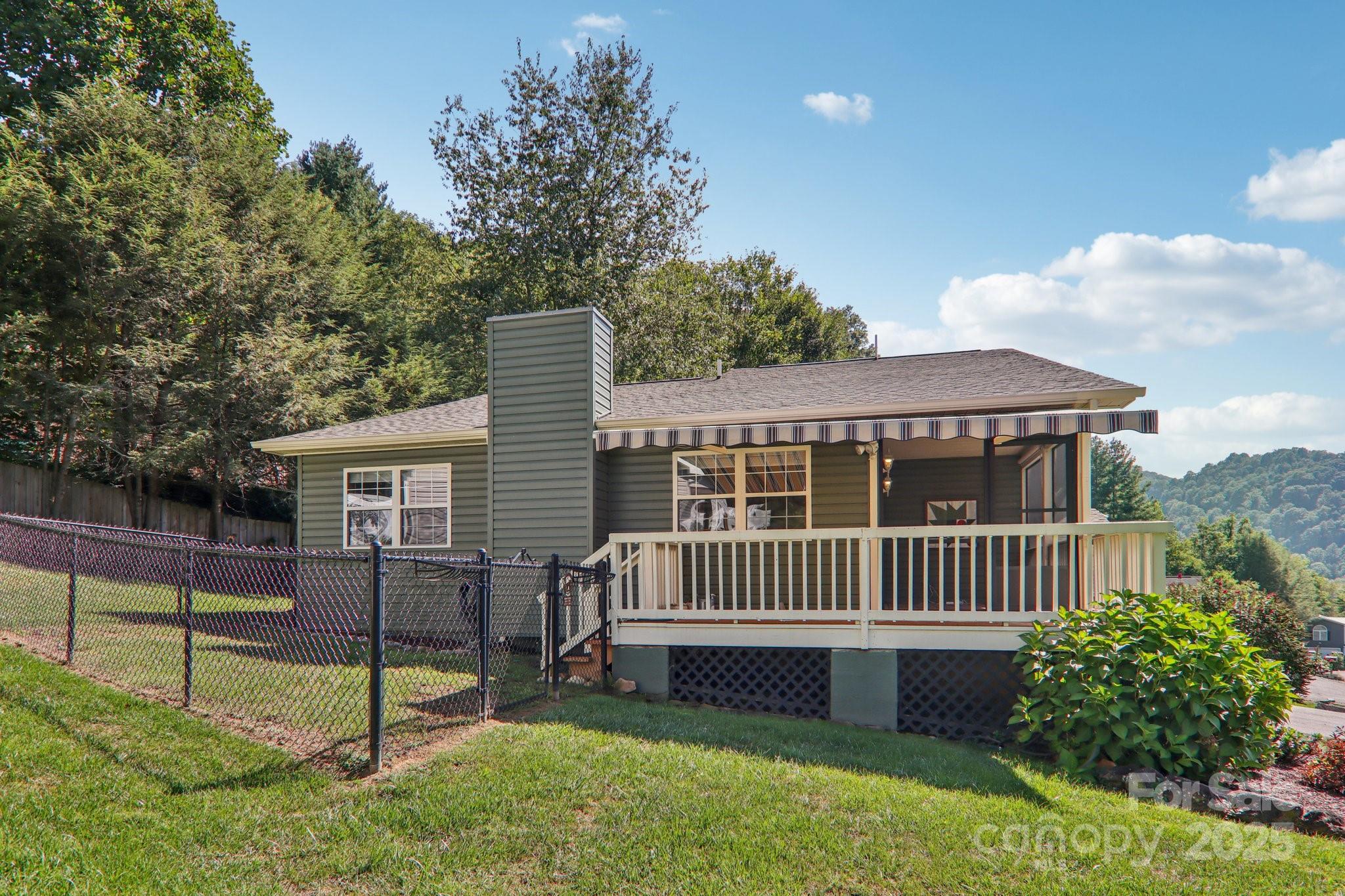 126 Pasco Loop Waynesville NC 28785