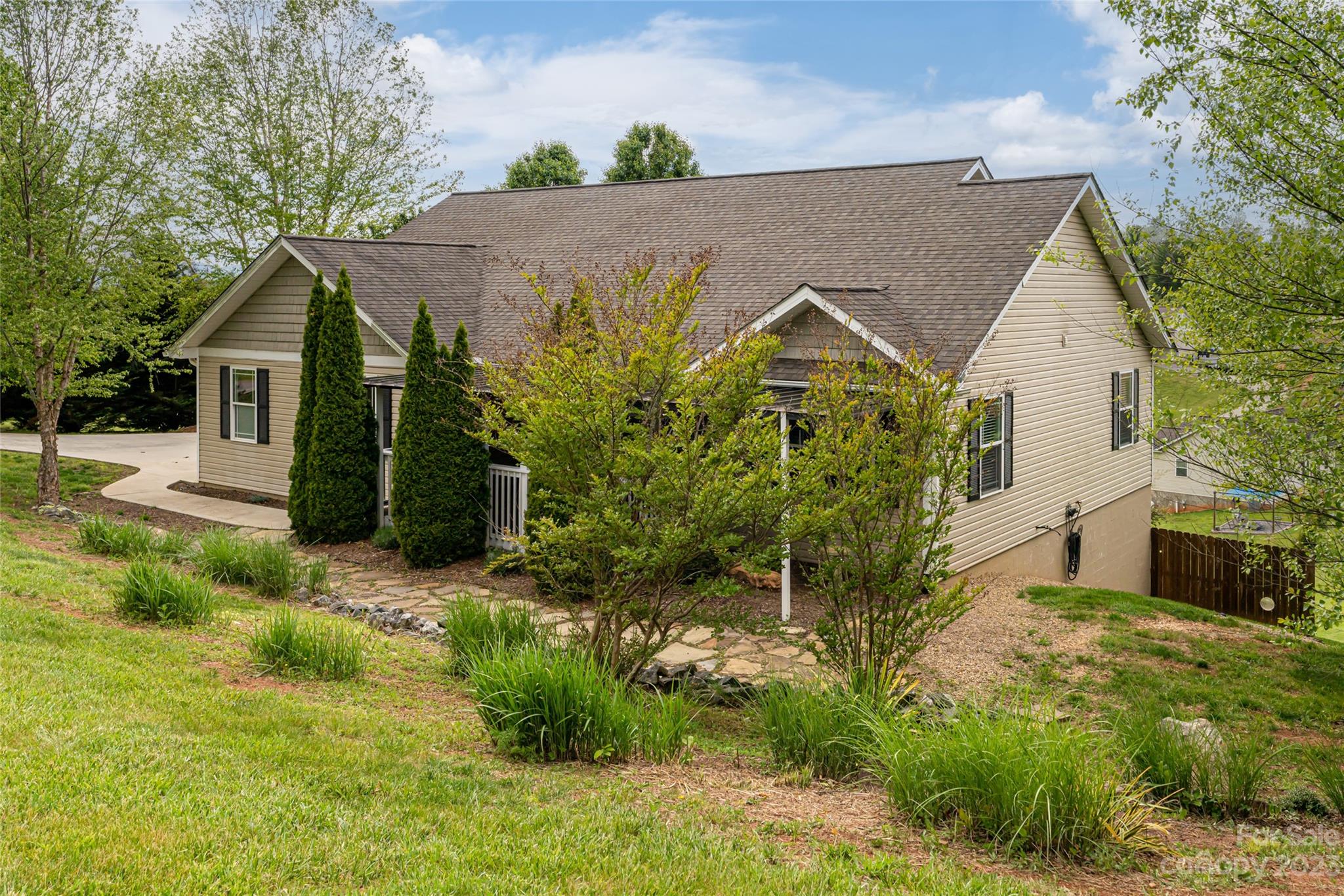 84 Eagleview Lane Marshall NC 28753