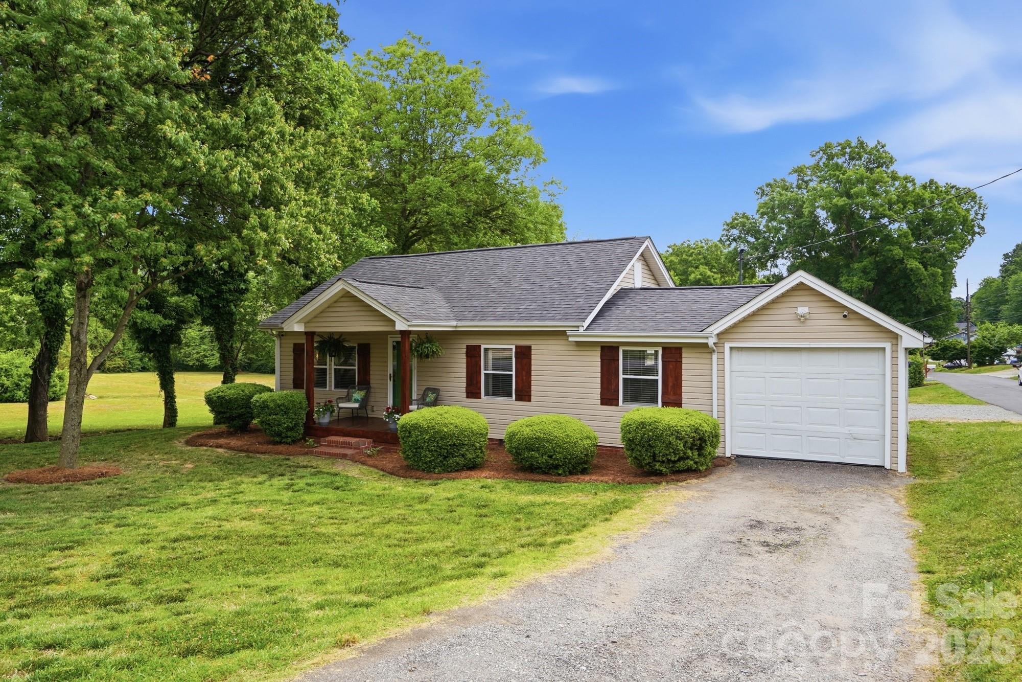 215 W Dallas Road Stanley NC 28164