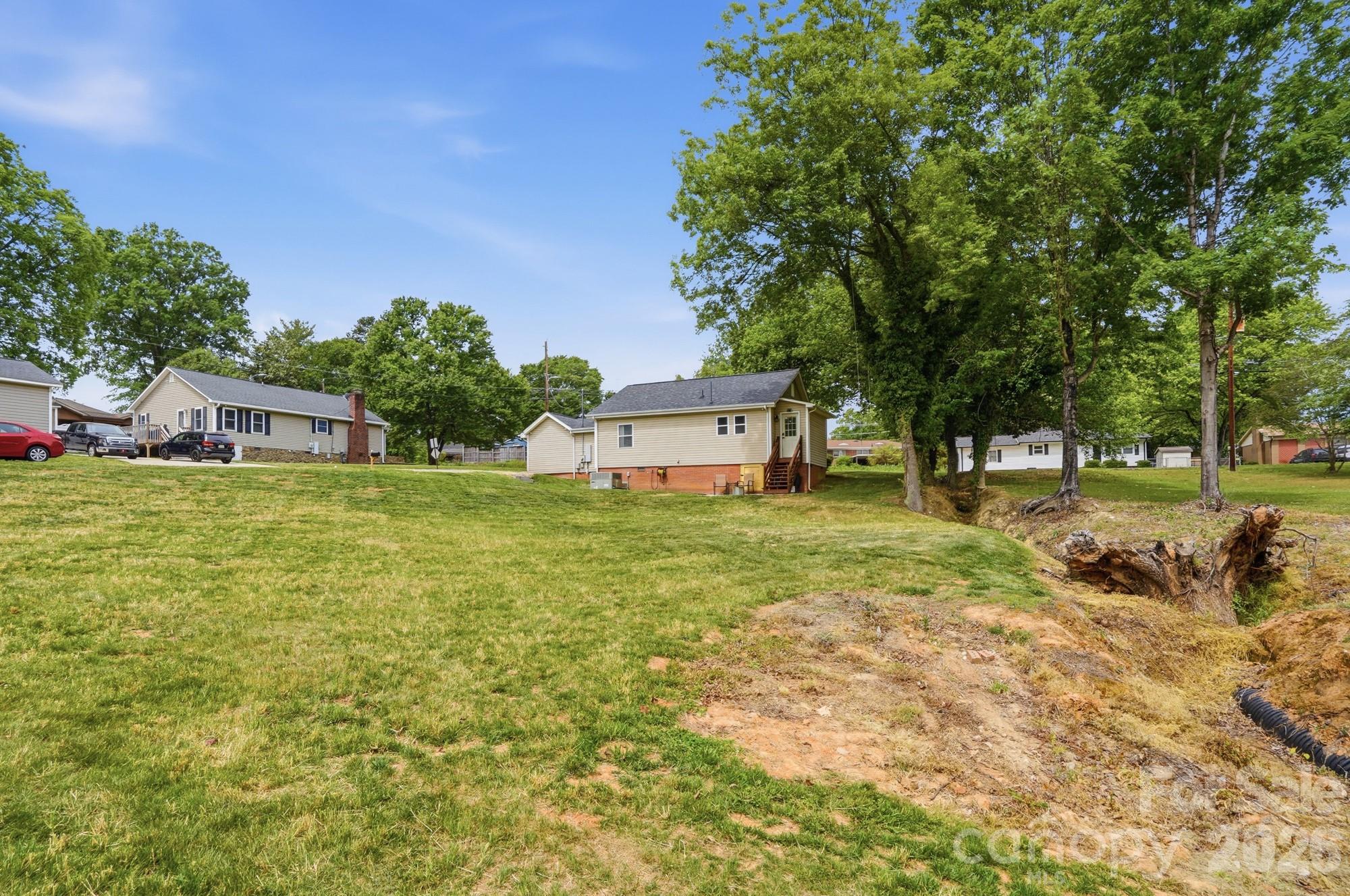 215 W Dallas Road Stanley NC 28164