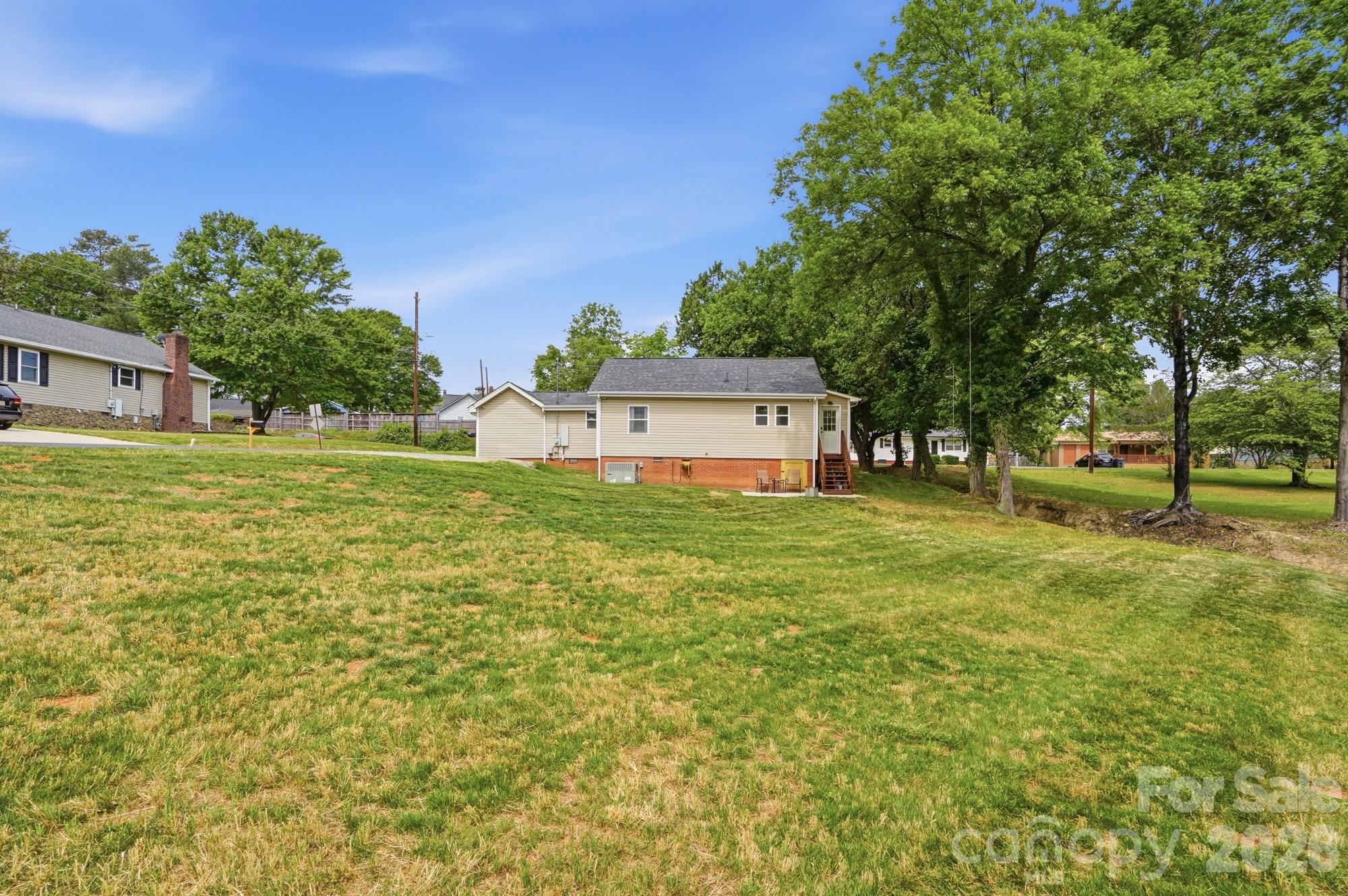 215 W Dallas Road Stanley NC 28164