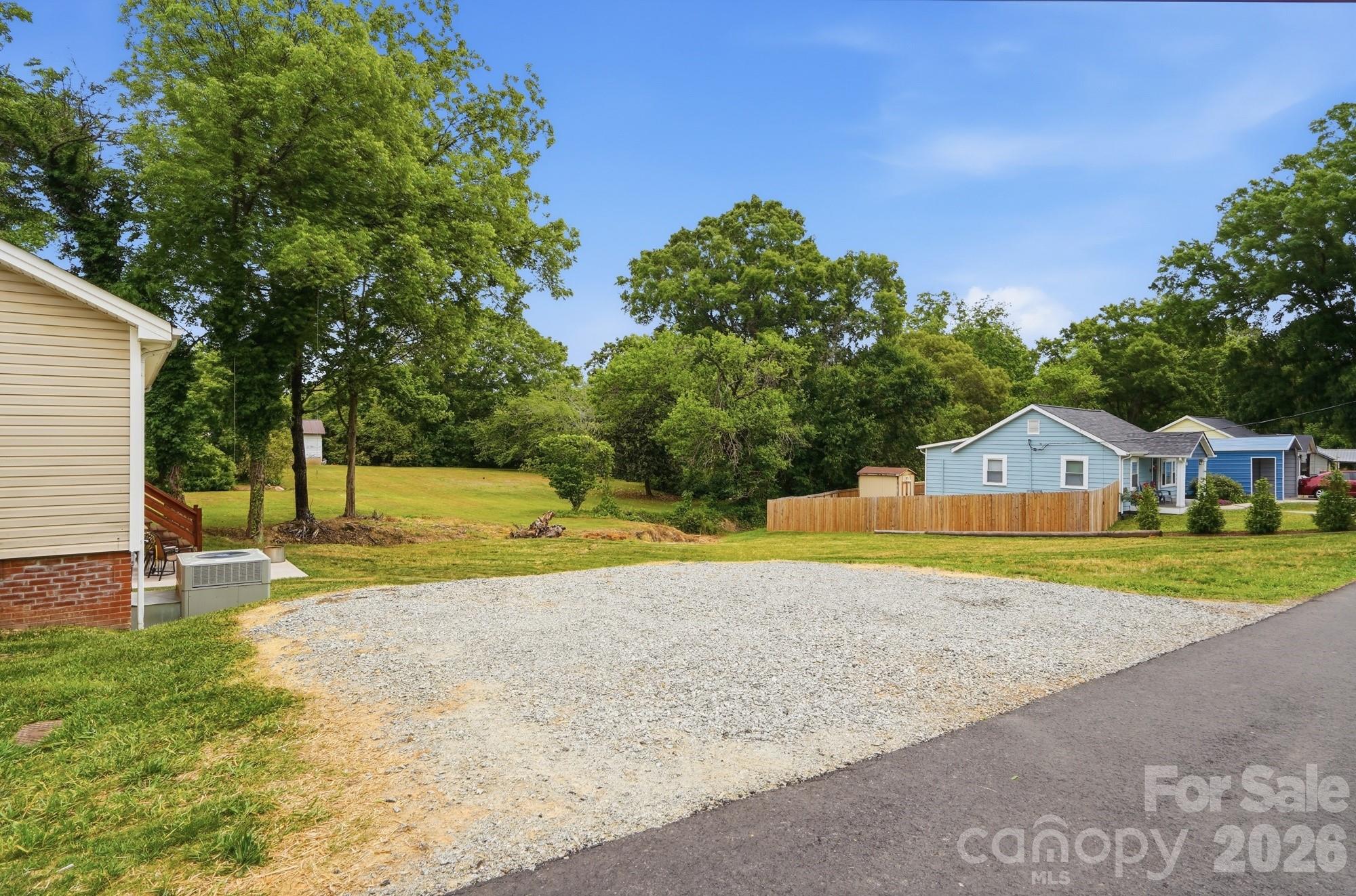 215 W Dallas Road Stanley NC 28164