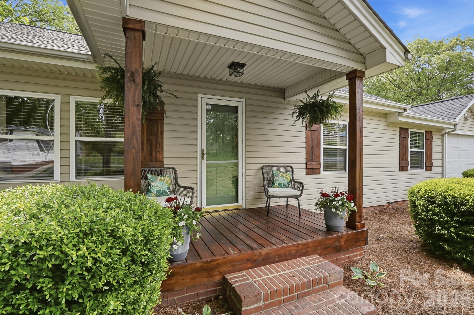 215 W Dallas Road Stanley NC 28164