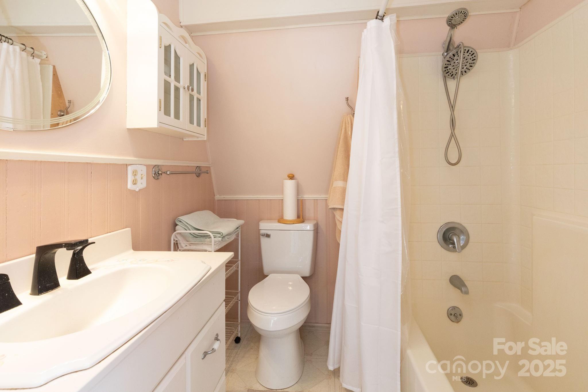 1010 & 1014 Melton Branch Road Bakersville NC 28705