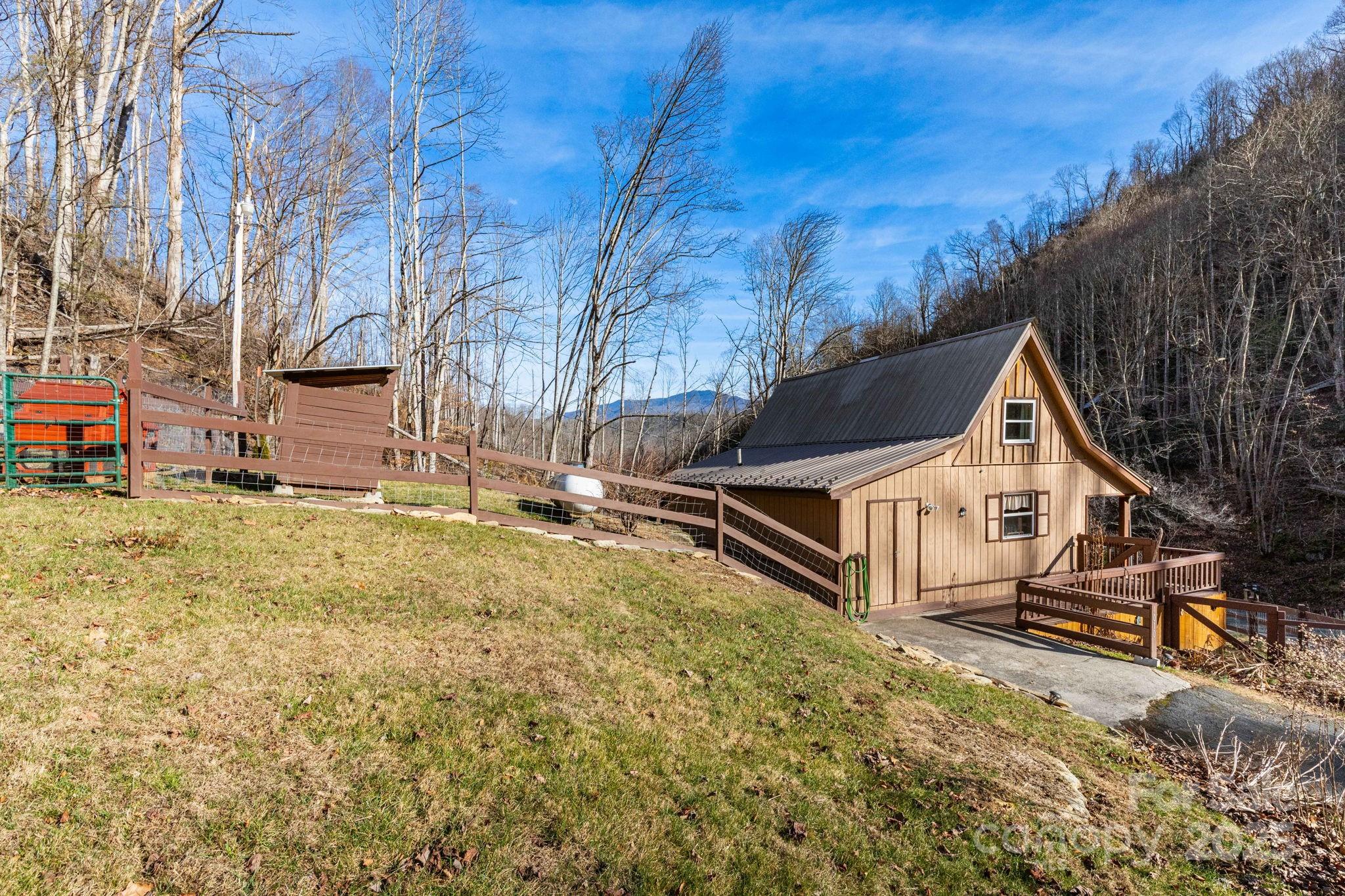 1010 & 1014 Melton Branch Road Bakersville NC 28705