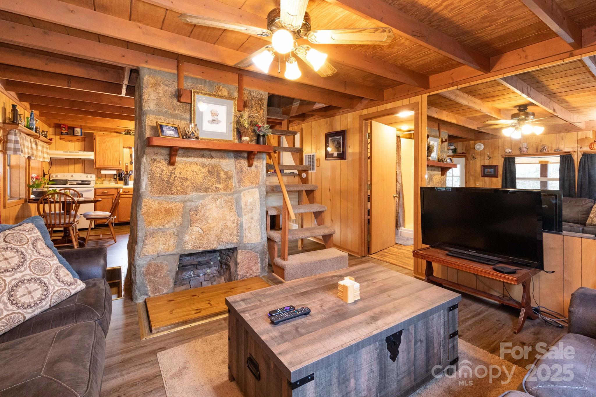 1010 & 1014 Melton Branch Road Bakersville NC 28705