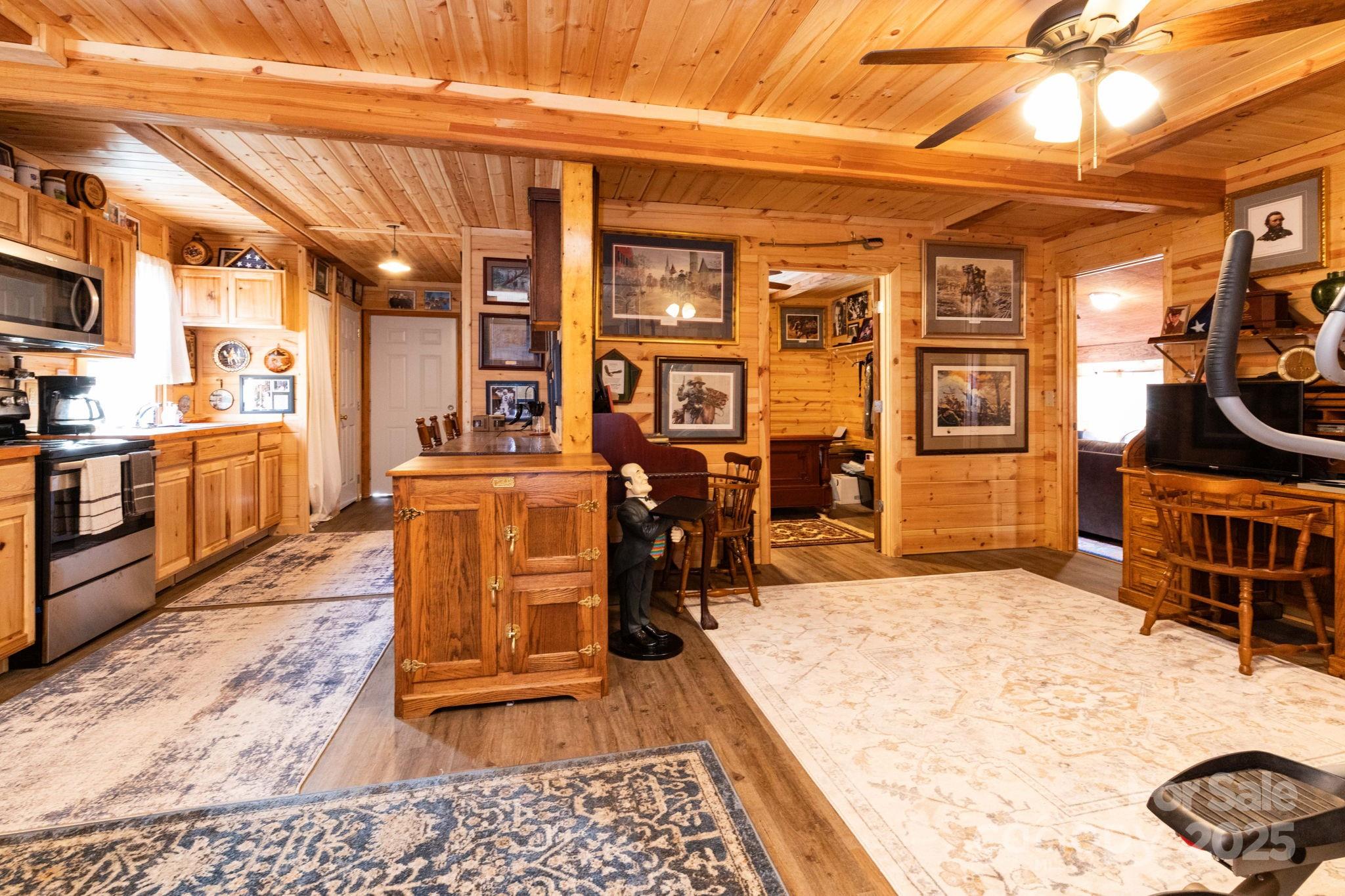 1010 & 1014 Melton Branch Road Bakersville NC 28705