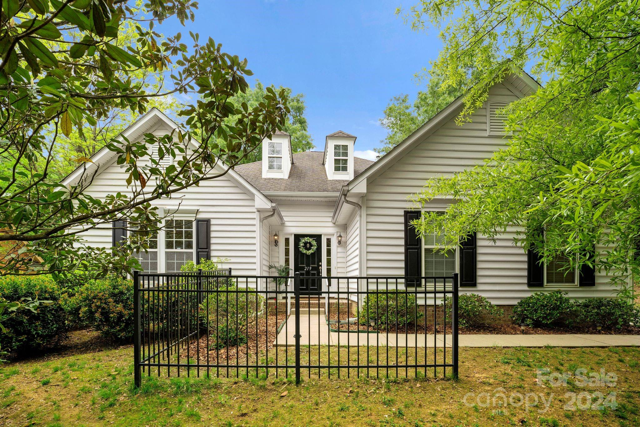219 Sardis Road N Charlotte NC 28270