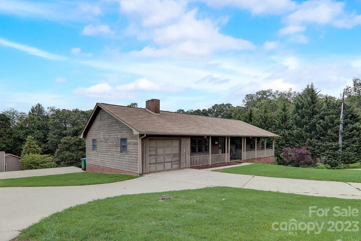 110 Oak Hill Road Candler NC 28715