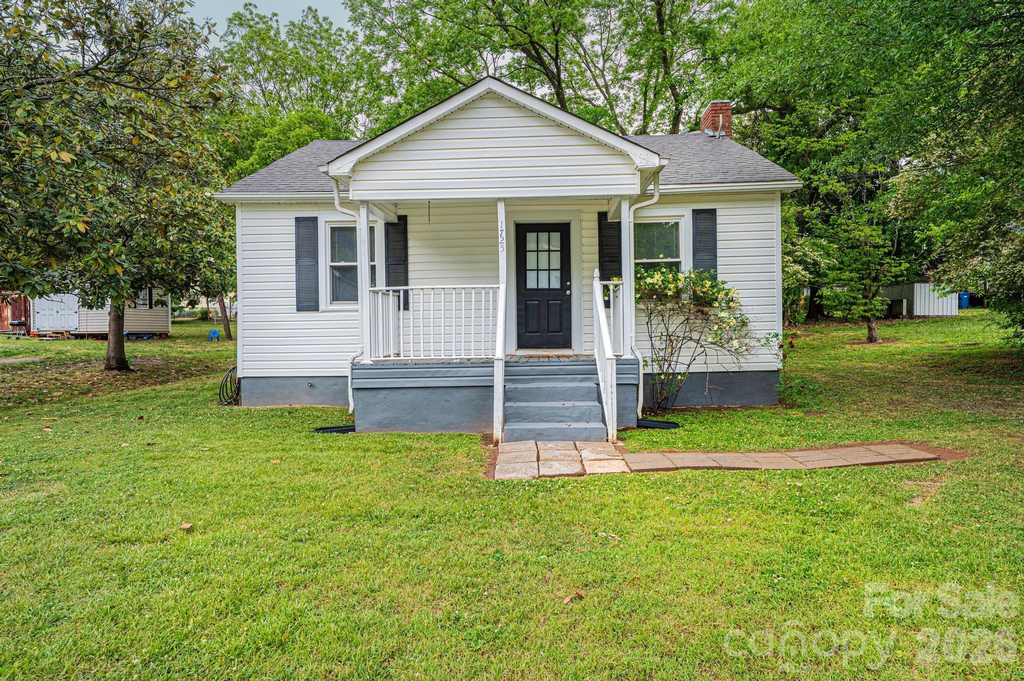 1725 8th Avenue NE Hickory NC 28601