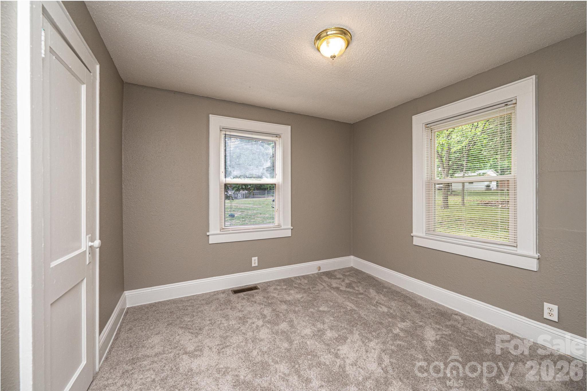 1725 8th Avenue NE Hickory NC 28601