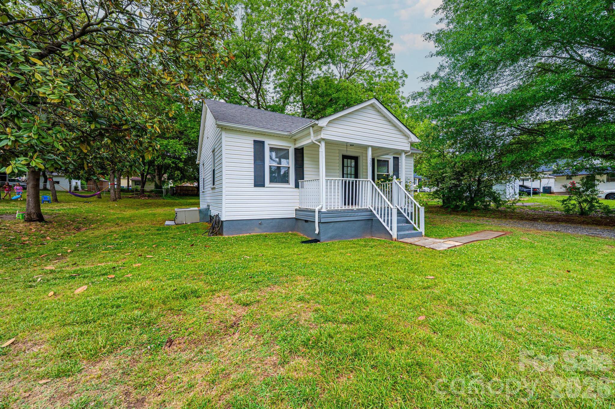 1725 8th Avenue NE Hickory NC 28601