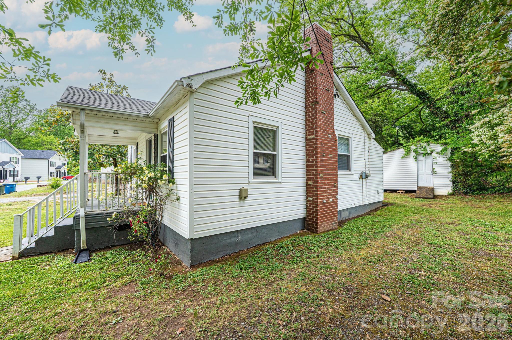 1725 8th Avenue NE Hickory NC 28601