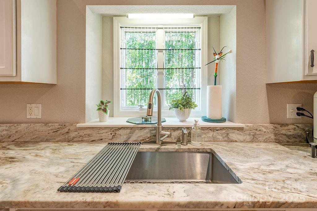 433 Kyfields Drive Weaverville NC 28787