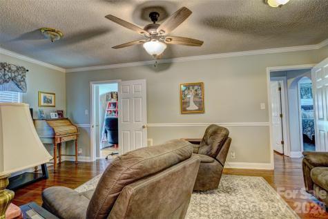 328 S Pink Street Cherryville NC 28021