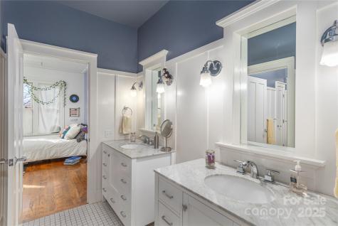 1002 Coves Pheasant Court Biltmore Lake NC 28715