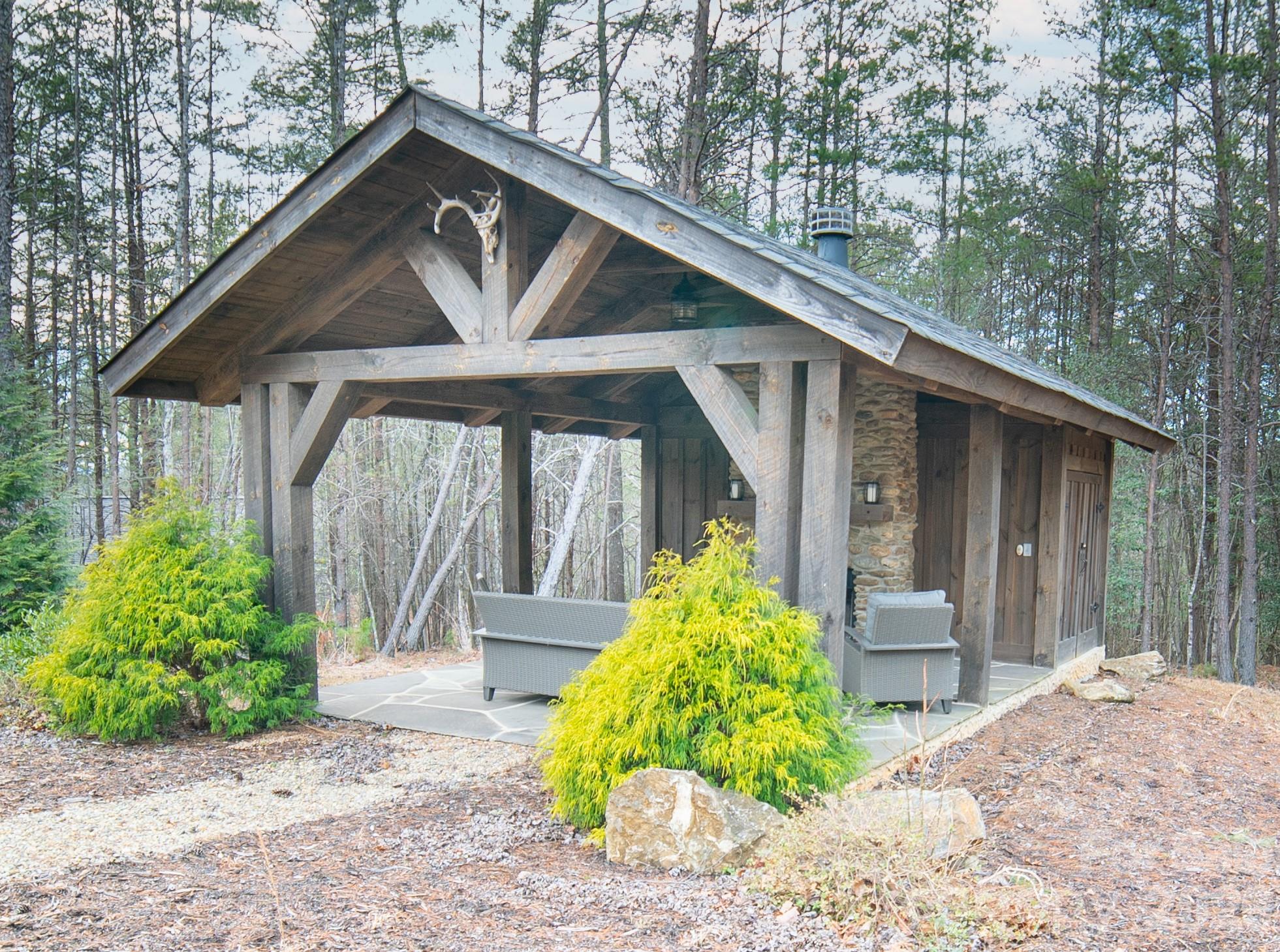 2004 Fergusons Folly Drive Nebo NC 28761