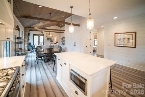 2004 Fergusons Folly Drive Nebo NC 28761